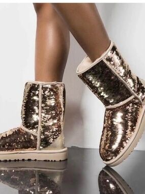 UGG Classic Short Sequin Boots Size 7 Brown  Bronze Sparkle Sheepskin Lined